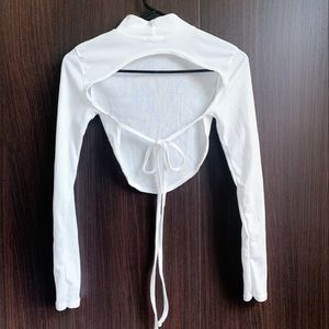 ❌ SOLD ❌ White ribbed tie crop top
